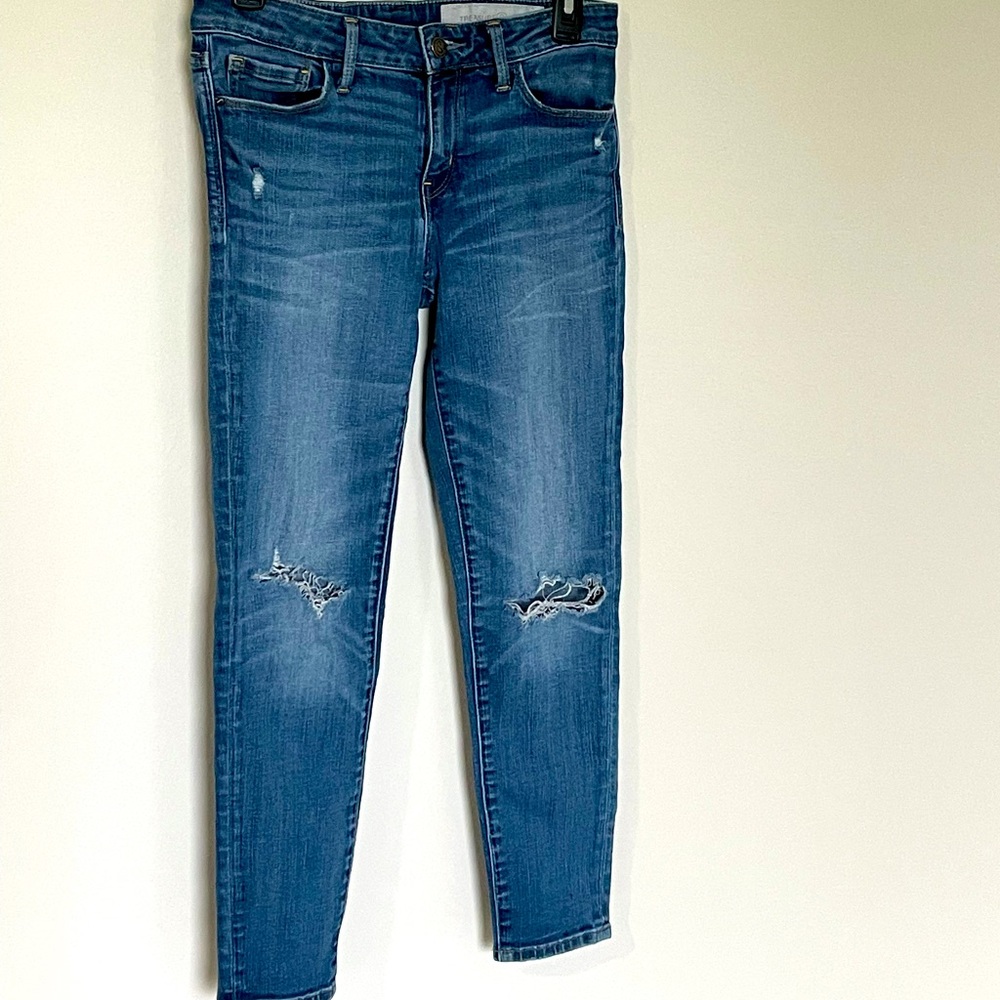 Treasure and Bond distressed jeans size 27